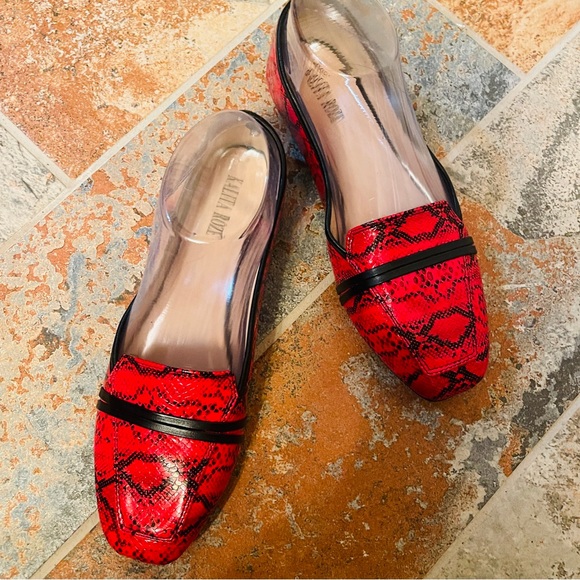 🐦‍🔥NWOB Frisky Kalita Rose Snake Print Red/Black Loafers/Flats! - Picture 5 of 15